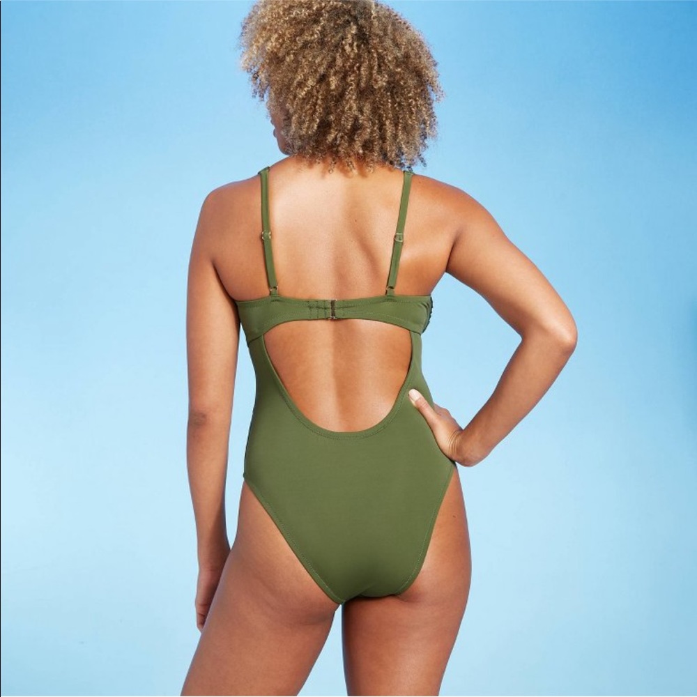 One piece medium - Picture 5 of 5